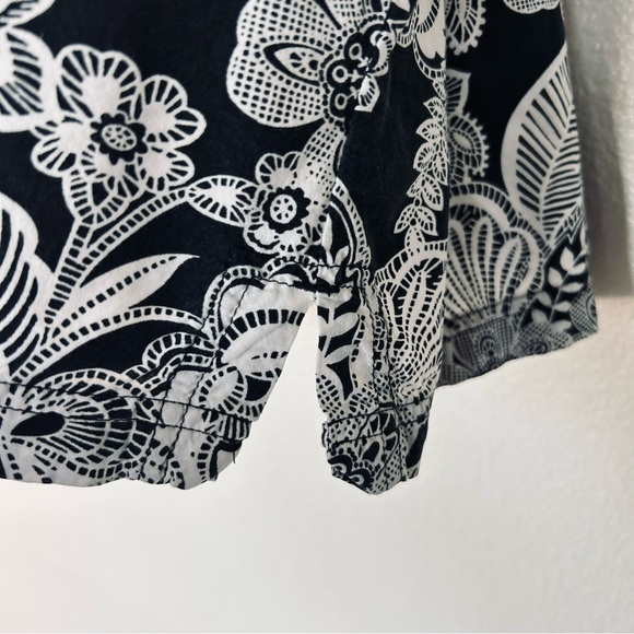 Erika Black and White Floral Buttondown Short Sleeve Top size XL - Picture 4 of 8